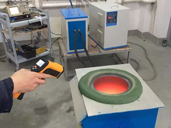 因?yàn)閷Ｗ?所以專業(yè)